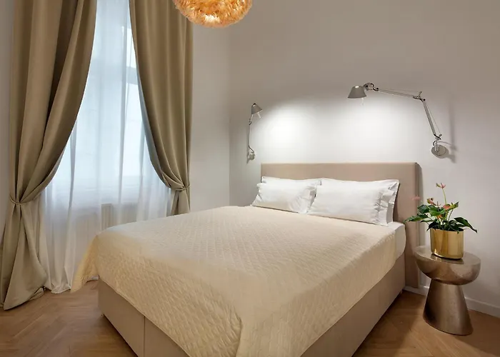Holeckova Apartments